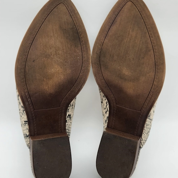 Chinese Laundry Women's Snake Print Slip On Heeled Mules Shoes Size 7 M - Picture 10 of 10